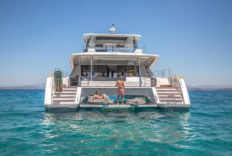 fountaine-pajot-power-67-aft-cockpit-13.jpg