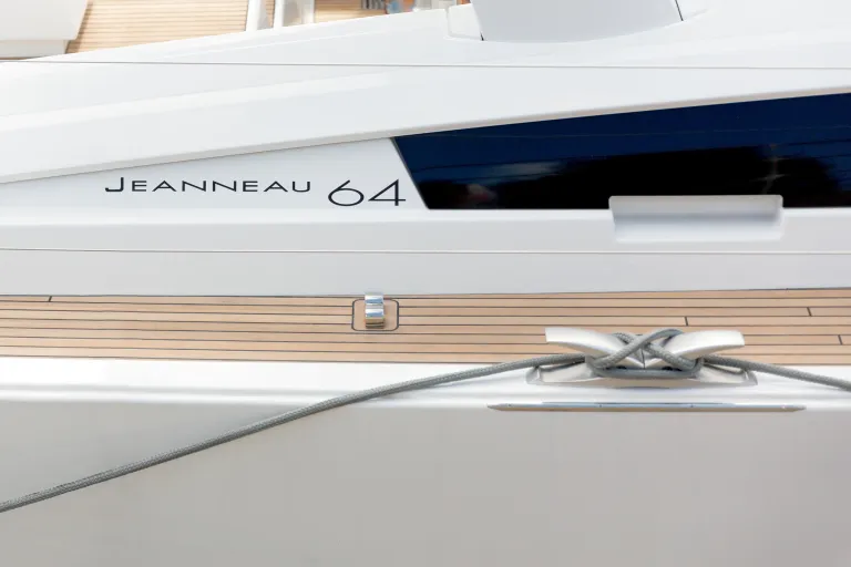20140425-2206jeanneau64_2-andrew_winch_designs.jpg