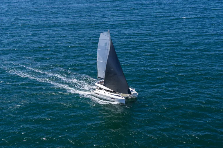 lagoon43-530-l.jpg