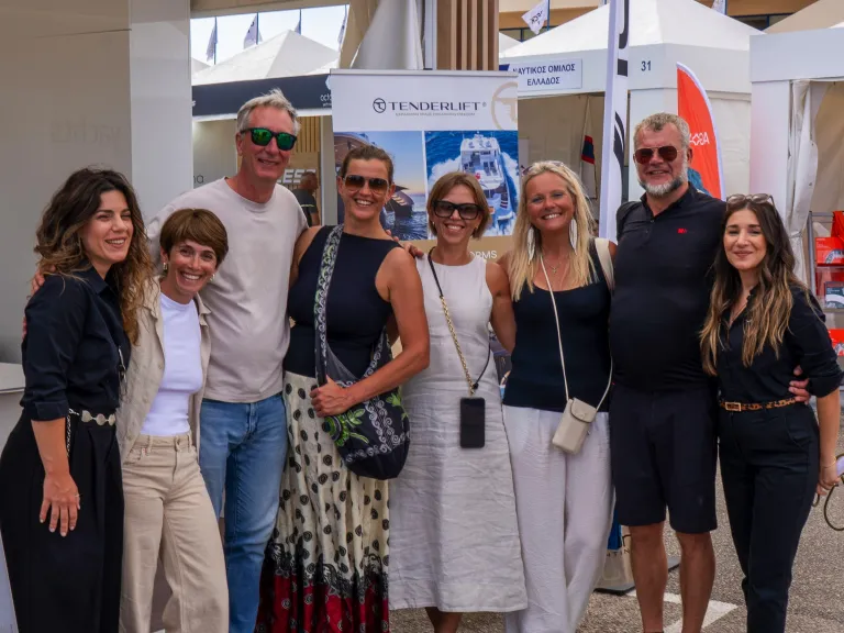 ana03956-l-post.jpg