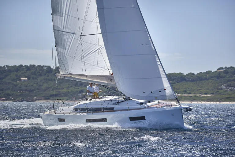 sun-odyssey-440-6.jpg