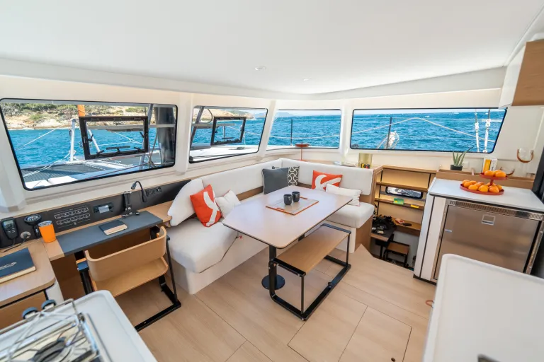images-excess-13-interior-1-l.jpg