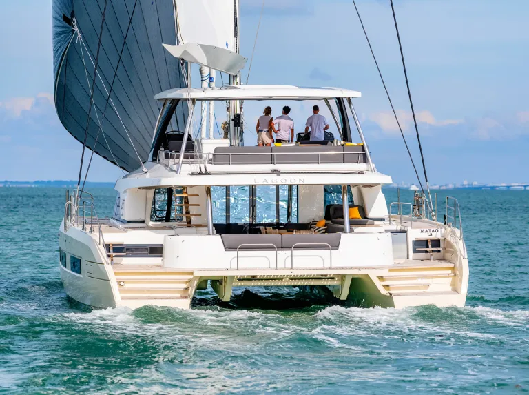navigation-chase-boat-ncz8676-a3.jpg