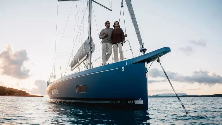 oceanis-47-exterior-1.jpg