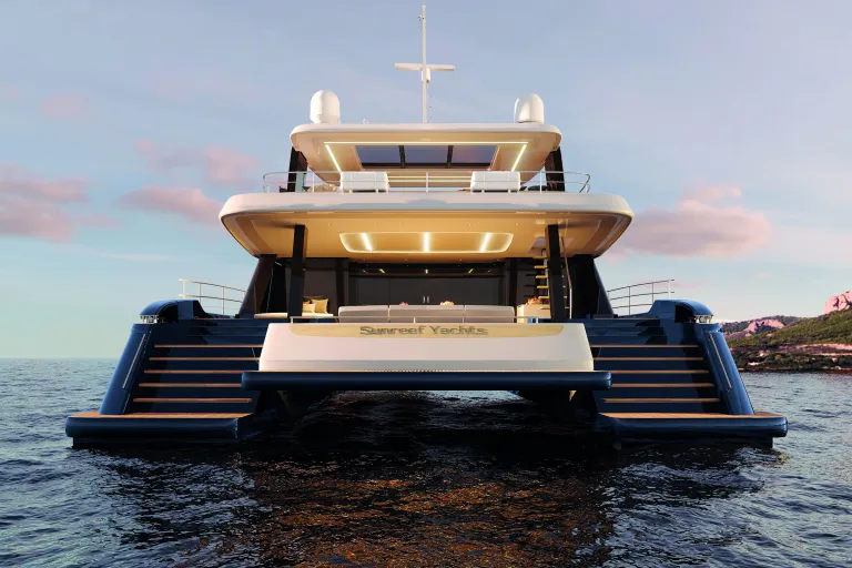 70-sunreef-power-back.jpg