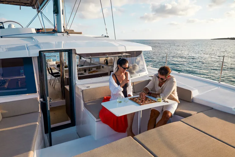 02-lifestyle-8o2a2666-1-cmjnbali-catamarans-leonsalim-l.jpg