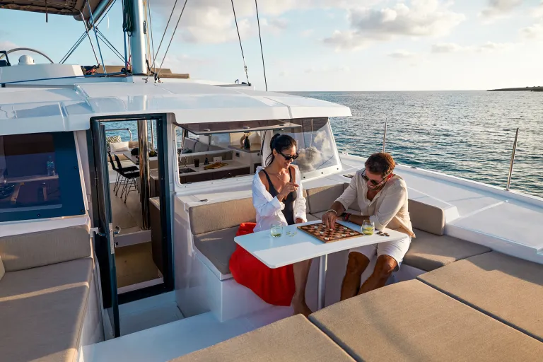 02-lifestyle-8o2a2666-1-cmjnbali-catamarans-leonsalim-l.jpg