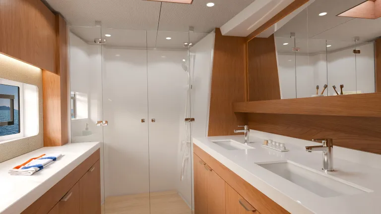 vue-de-la-salle-de-bain-de-la-cabine-proprietaire-839bec8872-l.jpg