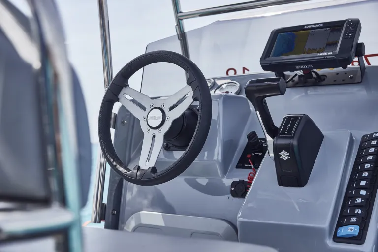 barracuda-driving-console-1302.jpg