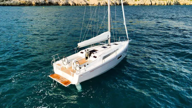 oceanis341-ext1.jpg