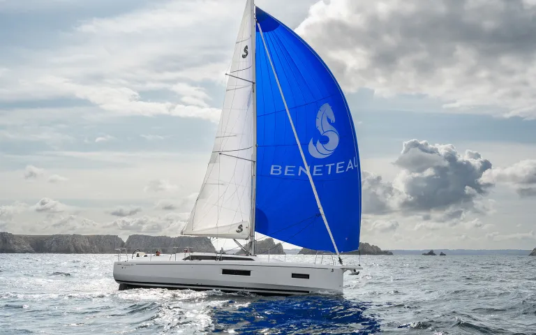 exterieur-oceanis371-4.jpg