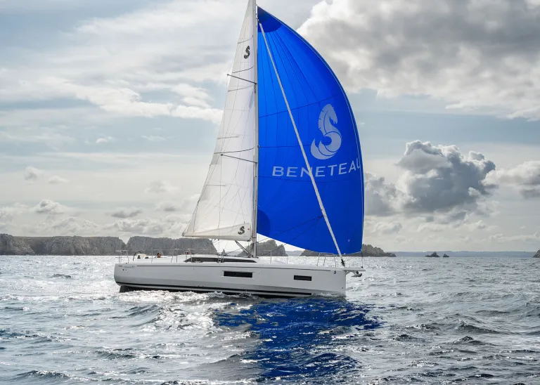 exterieur-oceanis371-4b.jpg