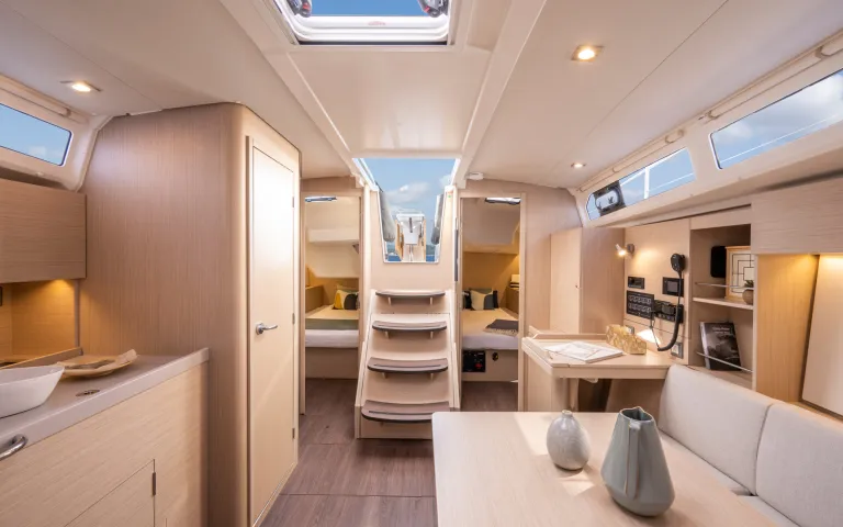 oceanis-371-8123jpg-1900px.jpg