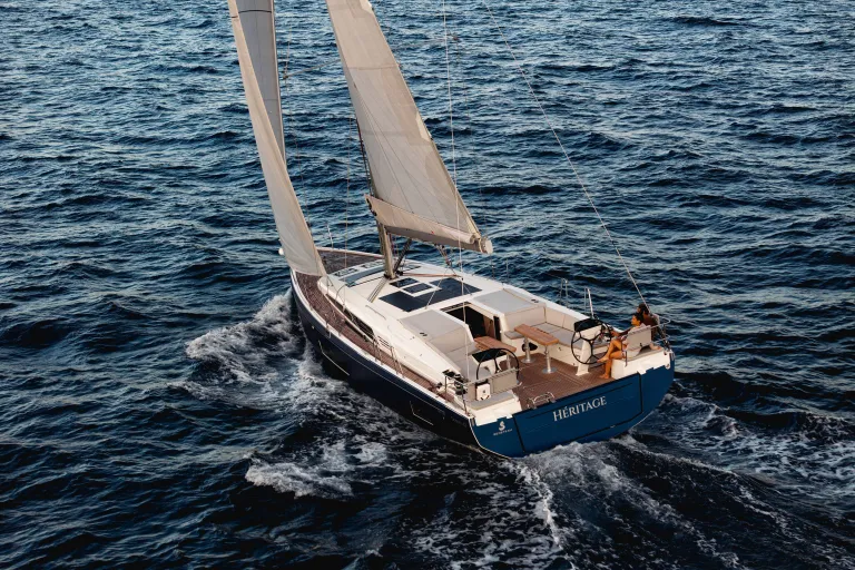 oceanis-47_image_exterior_sardinia-(13).jpg
