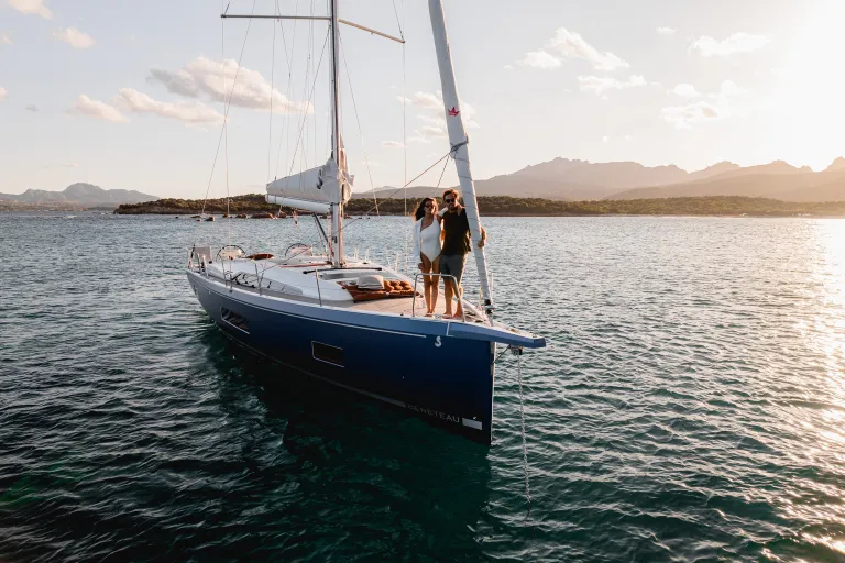 oceanis-47_image_exterior_sardinia_lifestyle-(2).jpg