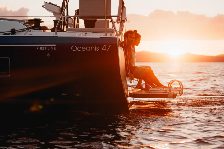 oceanis-47_image_exterior_sardinia_lifestyle-(3).jpg