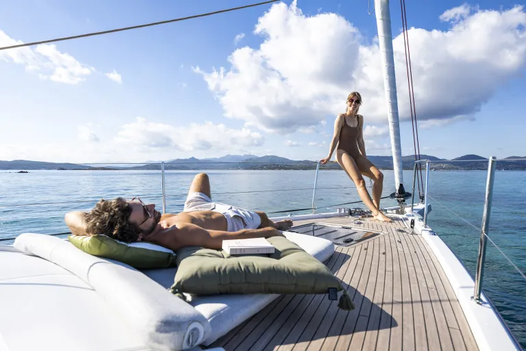 oceanis-52_image_exterior_lifestyle_sardinia-(9).jpg