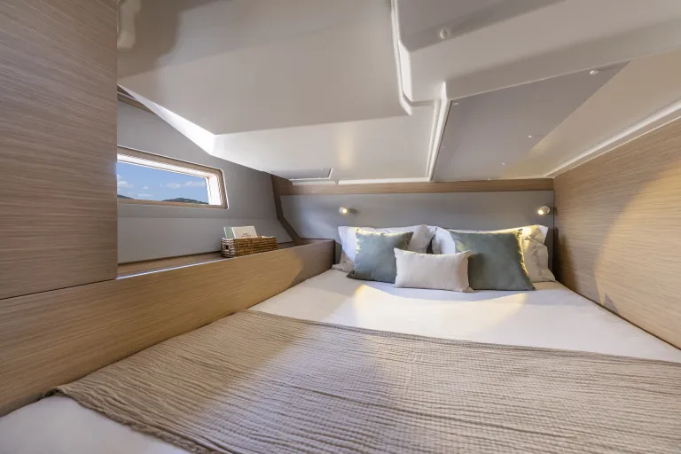 oceanis-52_image_interior-(1).jpg