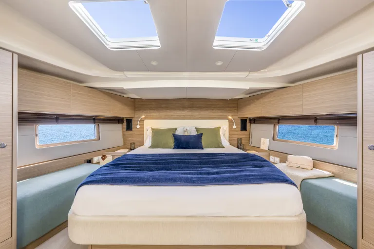 oceanis-52_image_interior-(3).jpg