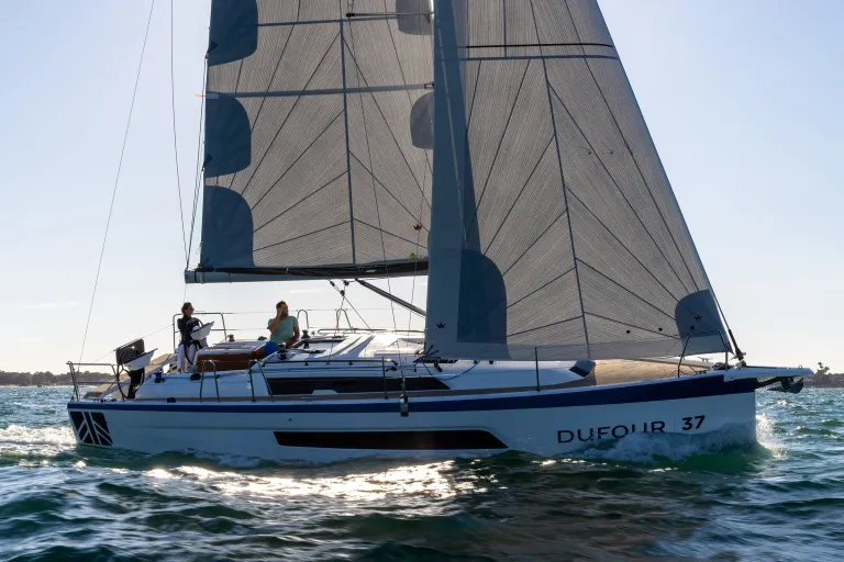dufour-37-navigation-jm-liot-1.jpeg