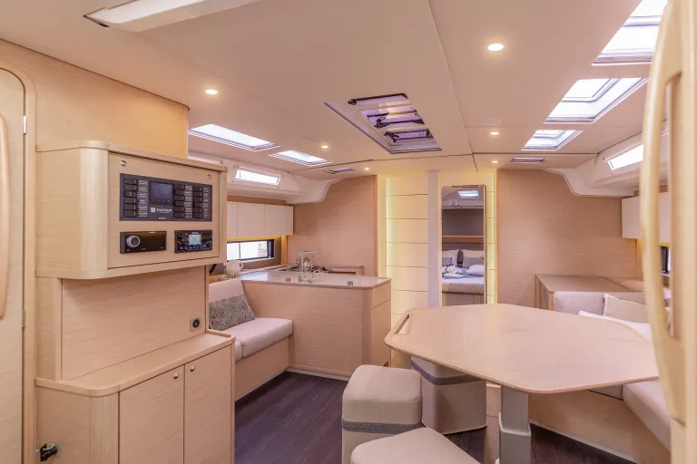 250506d48-2jml7039hd-l.jpg