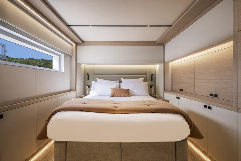 eighty2-image-interior-22-l.jpg