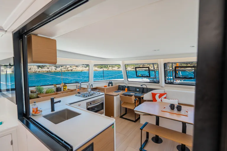 images-excess-13-interior-17.jpg
