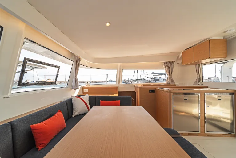 dsc0448-phoebe-excess-14-istion-yachting-l.jpg