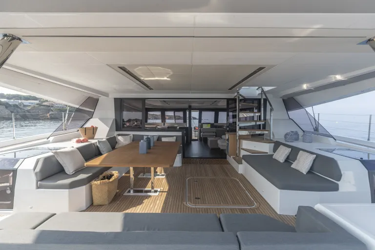 fountaine-pajot-samana-59-aft-cockpit-2.jpg
