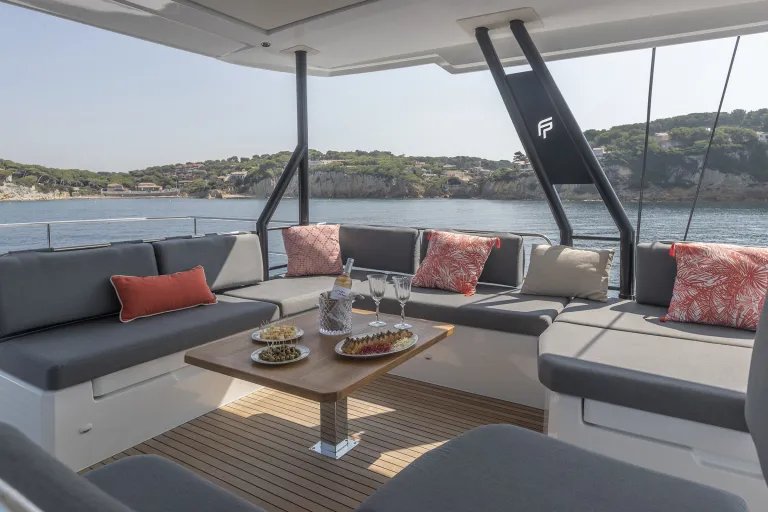 fountaine-pajot-samana-59-flybridge-2.jpg