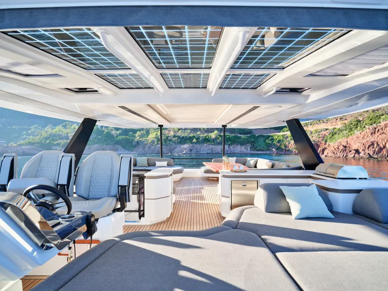fountaine-pajot-power80-nif1135-a2-1-l.jpg