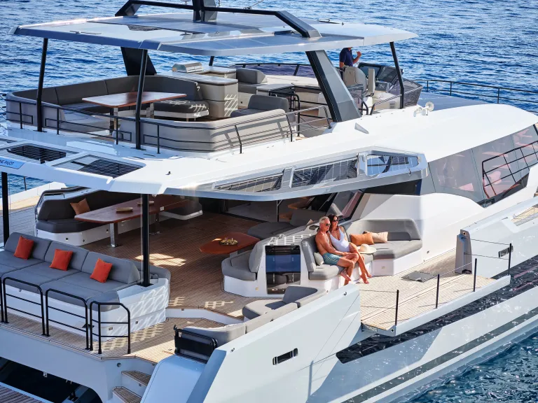 fountaine-pajot-power80-nif9389-a2-1-l.jpg