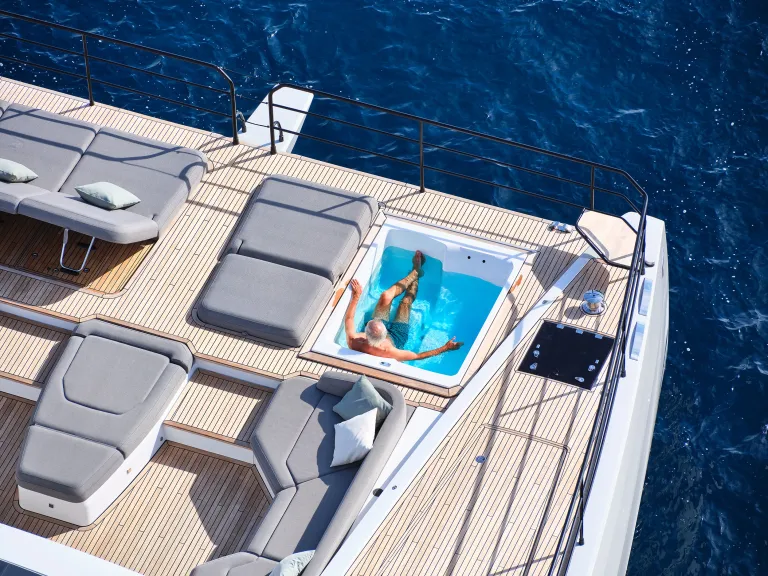 fountaine-pajot-power80-nif9440-a2-1-l.jpg