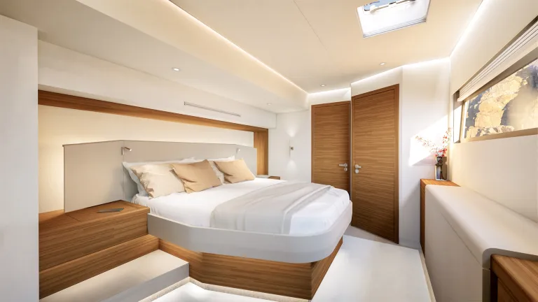 fountaine-pajot-yachts-fpy70s-master-cabin-01l.jpg