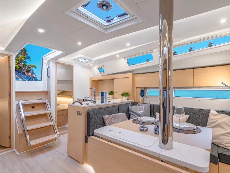 hanse_360_bilder_web_interior_2_0013_l.jpg