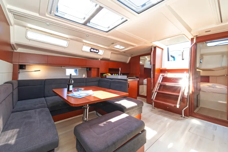 dsc5478-kiveli-hanse-458-istion-yachting-l.jpg