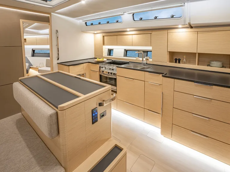 hanse_510_bilder_web_interior_3_002_l.jpg