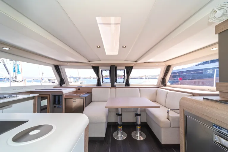 dsc8313-aifos-fountaine-pajot-isla-40-istion-yachting-l.jpg