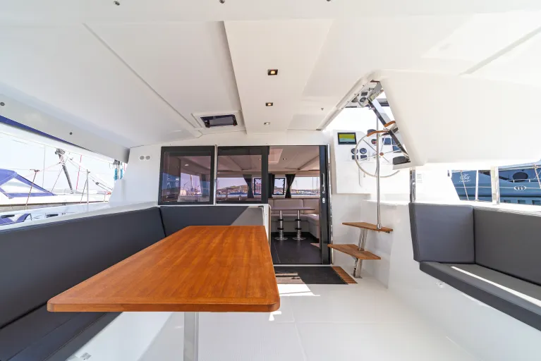 dsc8368-aifos-fountaine-pajot-isla-40-istion-yachting-l.jpg