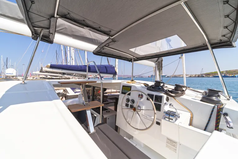dsc8382-aifos-fountaine-pajot-isla-40-istion-yachting-l.jpg