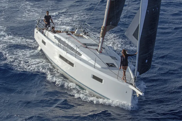 sun-odyssey-410-jerome-kelagopian17.jpg
