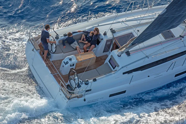 sun-odyssey-410-jerome-kelagopian32.jpg
