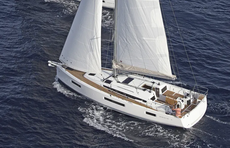sun-odyssey-440-13.jpg