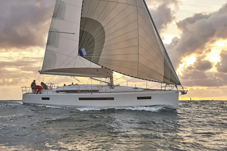 sun-odyssey-490-2.jpg