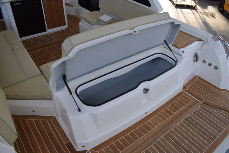 cb35-stern-storage.jpg