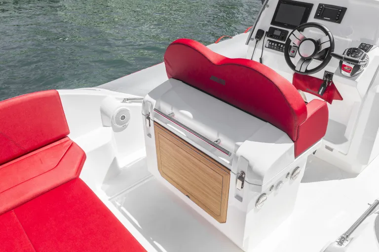 cb28-console.jpg