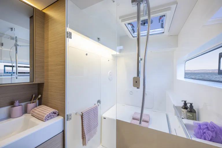 lagoon-38-interior-5-l.jpg