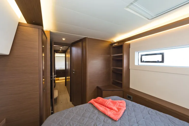 upt2-38930l.jpg