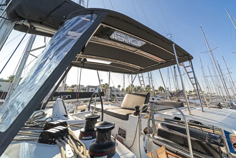 _dsc1855_lucky-dragon_lagoon-46_istion-yachting_l.jpg
