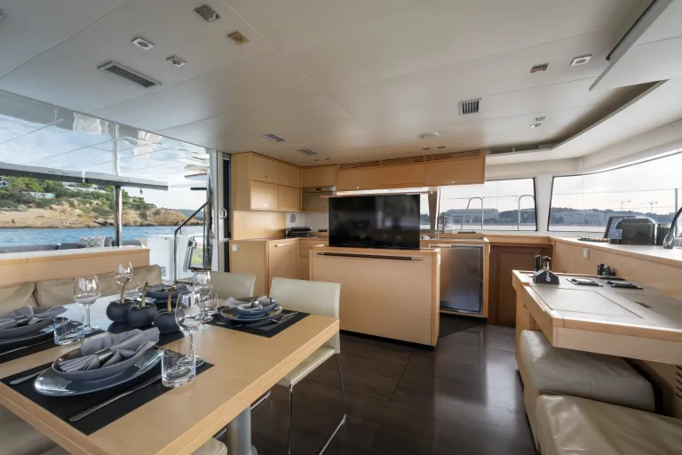 cat2361-hdr-copy-min.jpg